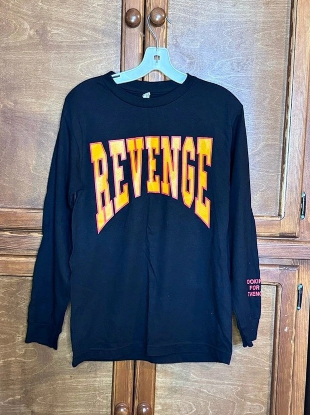 Alstyle Graphic Long Sleeve Cotton Tee in Black Small Like New